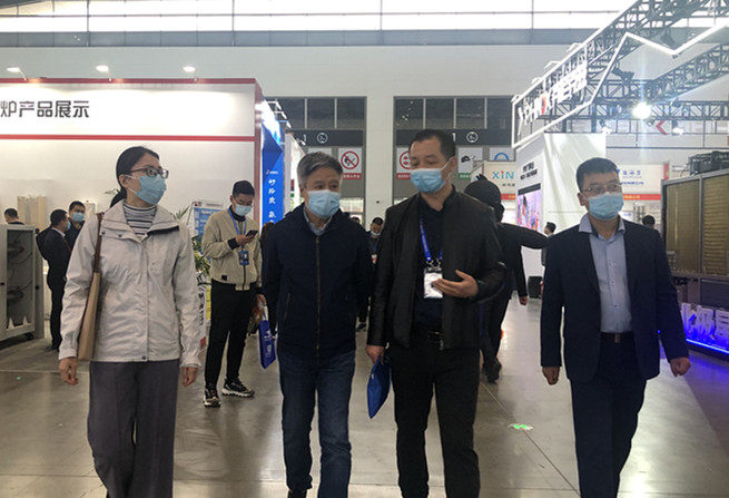 陕西展协会长马建明一行参观供热展与丝路绿建会